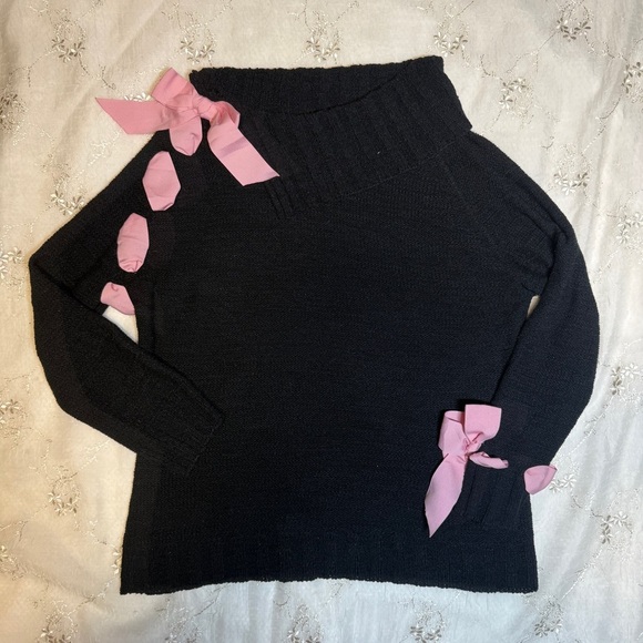 Vintage Curio Acrylic Blend Black Sweater with Pink Bow Accents Size Small - Picture 2 of 4